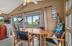 669 Bay Dr, Carrabelle, FL 32322