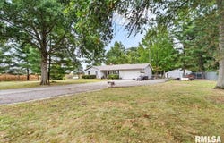 5810 Maxheimer Road, Rochester, IL 62563