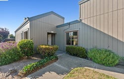 1034 Trellis Ln, Alameda, CA 94502