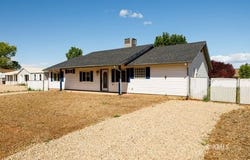 624 S Hillside Dr, Kanab, UT 84741