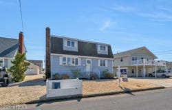 274 S 1st Street, Surf City, NJ 08008