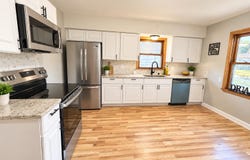 3854 E Carpenter Ave, Cudahy, WI 53110