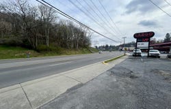 718 N Main St, Marion, VA 24354
