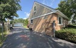 6806 Maple Court, Bridgeview, IL 60455