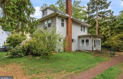 54 WARREN STREET, BEVERLY, NJ 08010