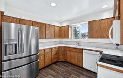 16 E Lincoln Ave, Priest River, ID 83856