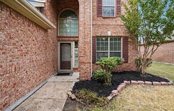 804 W Bend Boulevard, Burleson, TX 76028