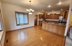 908 Hillcrest Grand Ave, Yankton, SD 57078