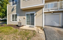 129 Braxton Lane, Aurora, IL 60504