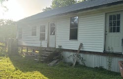 107 South, Plainview, AR 72857