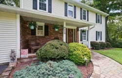 19 Mohawk Ave, Hopatcong Boro, NJ 07843-1943