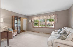 33 PHEASANT Court, APPLETON, WI 54915