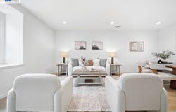 6677 S Mariposa Ln, Dublin, CA 94568