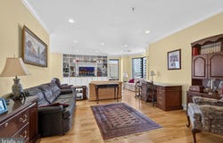 10 E LEE Street, BALTIMORE, MD 21202