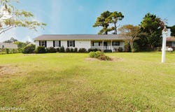 115 Canal Drive, Harkers Island, NC 28531
