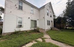 230 / 232 Nebraska Ave SW, Huron, SD 57350