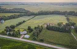 5300 33rd Ave Drive, Center Point, IA 52213