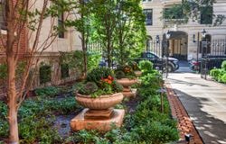 400 W Deming Place, Chicago, IL 60614