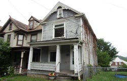223 N 2nd St, Jeannette, PA 15644