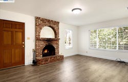 21585 Montgomery St, Hayward, CA 94541