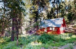 10520 Spruce Dr, Wofford Heights, CA 93285