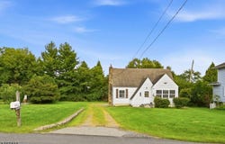 14 Sand Spring Rd, Morris Twp., NJ 07960-7152