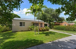 2750 NW 4th St, Miami, FL 33125