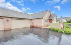 2018 Farmbrook Circle N, Grove City, OH 43123