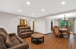 5 Cranberry Lane, Plainview, NY 11803