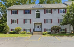 105 Lafond Ln, Dracut, MA 01826