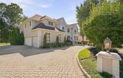 18 King Arthur Court, New City, NY 10956