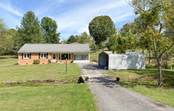 13 COUNTRY CLUB Rd, Lexington, VA 24450