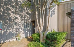 736 FOREST LAKE Dr, Memphis, TN 38117