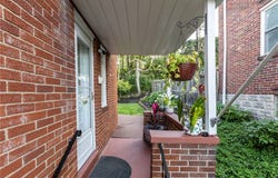 632 Lamarido St, Brookline, PA 15226