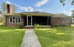 406 E Stewart Avenue, Opp, AL 36467