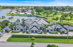 181 Atlantis Boulevard, Atlantis, FL 33462