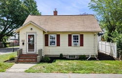 1 Douglass St, Lynn, MA 01904