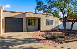 325 Shannon Place NW, Albuquerque, NM 87107