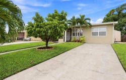 560 Seagrape Road, Lantana, FL 33462