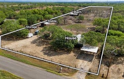 6820 COUGHRAN RD, Pleasanton, TX 78064
