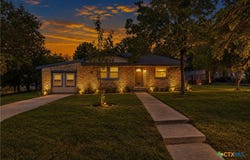 1112 W 1st Street, Lampasas, TX 76550