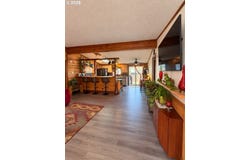 450 TIARA St, Lakeside, OR 97449