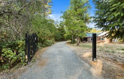 3580 Rockydale Road, Cave Junction, OR 97523