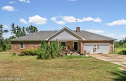 83 County Road 523, Como, MS 38619