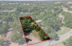 2810 Sky Harbour Drive, Granbury, TX 76049