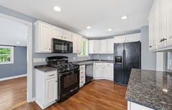 6 Valerie Ave, Billerica, MA 01821
