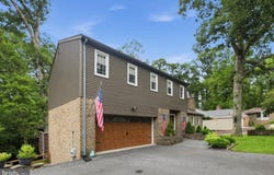 10 NASSAU Circle, READING, PA 19607