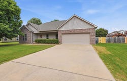 31 Bowling Ln, Conway, AR 72032