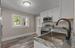 1021 EASTMAN Street, OSHKOSH, WI 54901