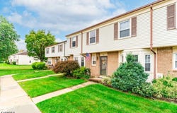 31 Astor Ct, Sayreville Boro, NJ 08872-2105